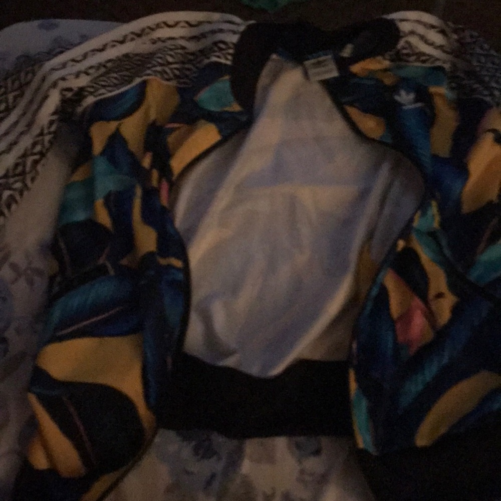 Beautiful adidas jacket selling because to small